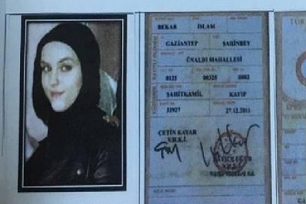 Teroris Cantik Senyum...