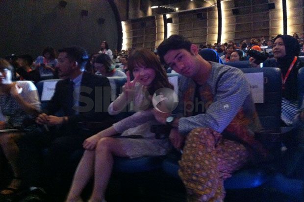 Park Bo Young Selfie...