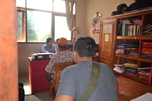 Anggota Panwascam Dikeroyok...