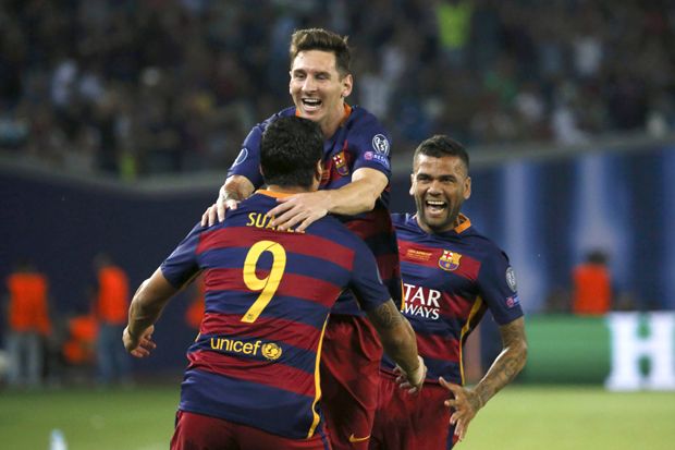 Barcelona Cium Gelagat...
