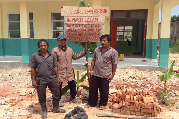 Tak Terima Tanaman Digusur,...