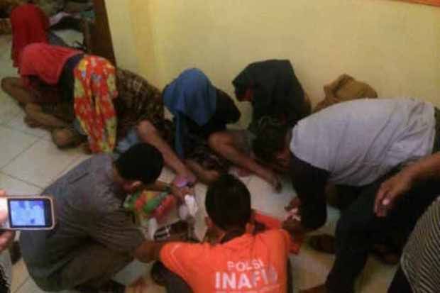 Polisi Gerebek Rumah...