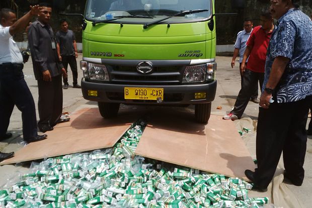 Kemendag Musnahkan Produk...