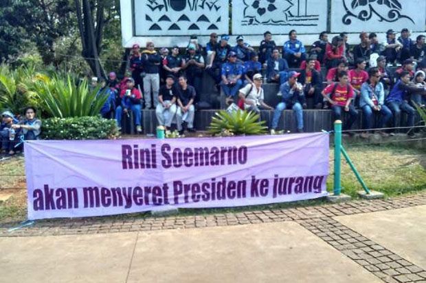Jokowi Kembali Didesak...