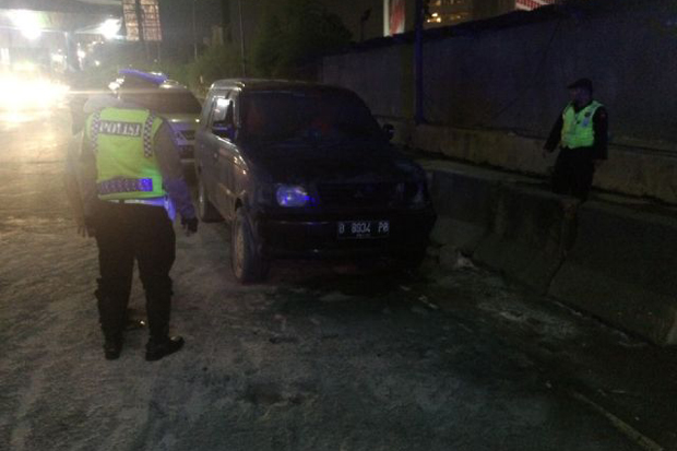 Mobil Mitsubishi Kuda...