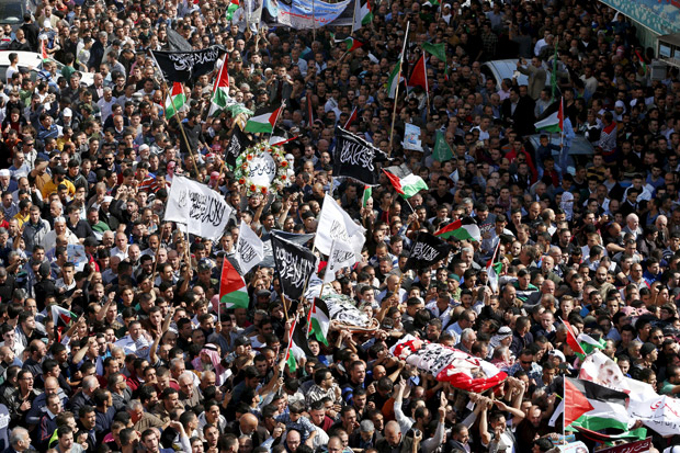 Warga Palestina Bentrok...