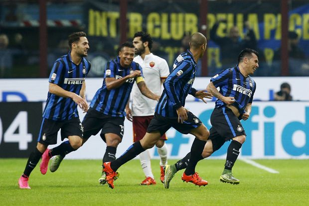 Bungkam Roma, Inter...