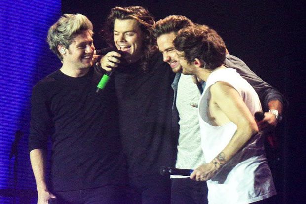 Berpelukan, One Direction...