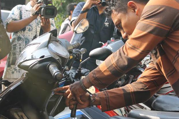 Belajar Mencuri Motor...