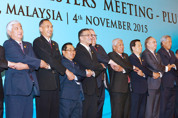 Menhan ASEAN Batalkan...