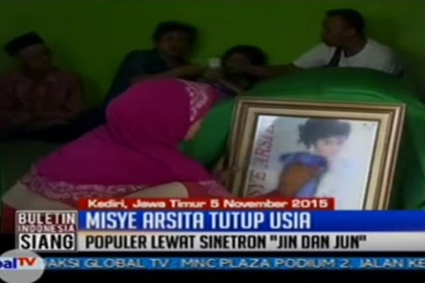 Suami Misye Arsita Menangis...