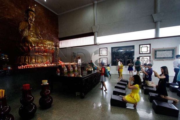 Ribuan Umat Buddha Akan...