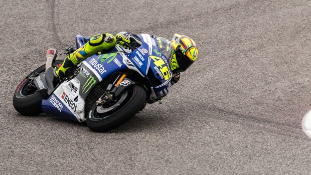 Rossi Perbaiki Waktu...