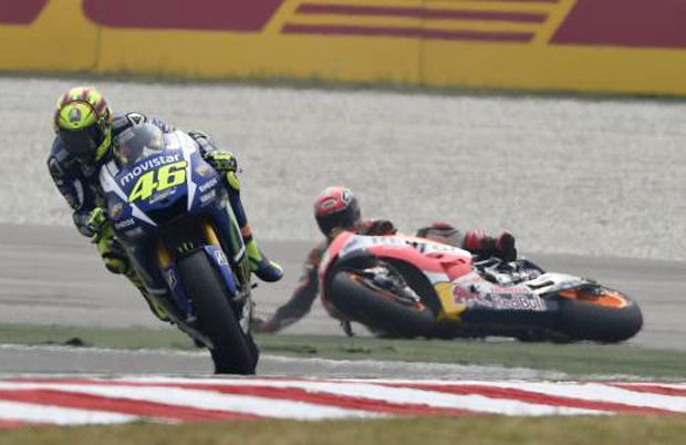 Insiden Rossi-Marquez...