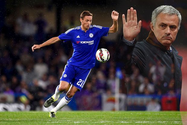 Chelsea Kehilangan Mourinho,...