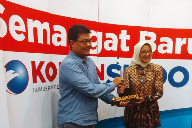 Tiga Tahapan OJK dalam...