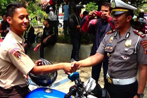 Dirazia, Pelanggar Lalu...
