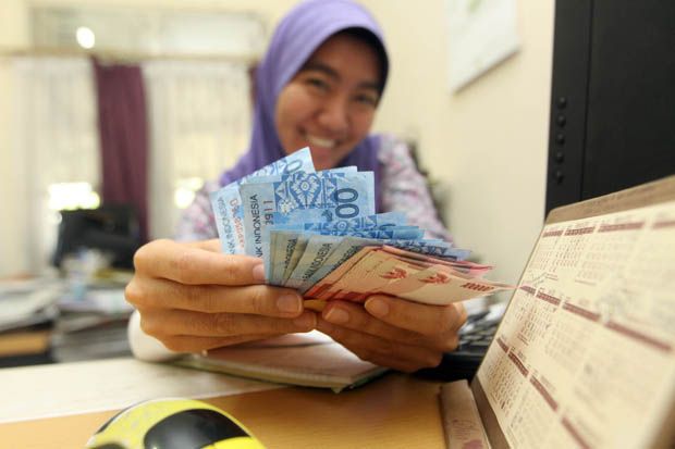 Euro Tertekan, Rupiah...