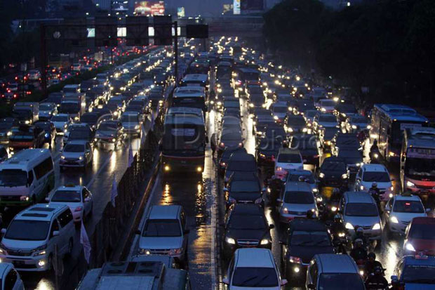 Imbas Penanganan Kecelakaan...