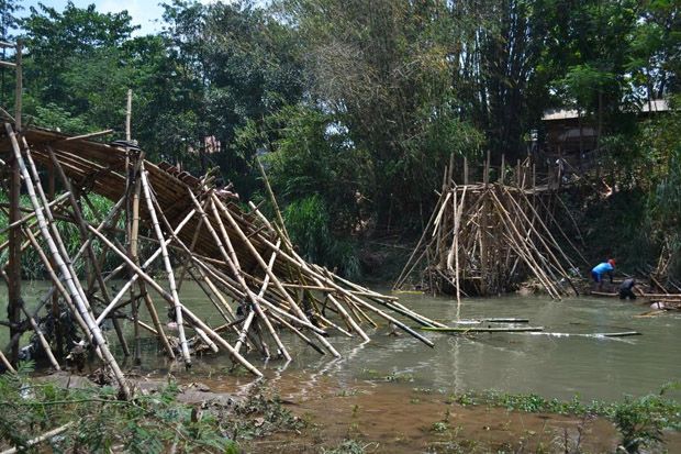 Empat Jembatan Alternatif...