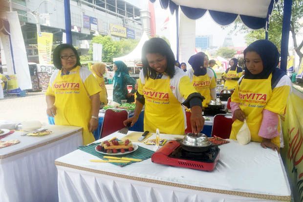 Puluhan Peserta & Mobil...