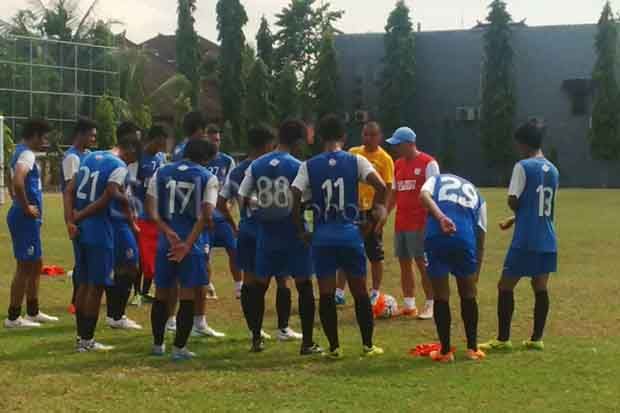 PSM Makassar Diguyur...