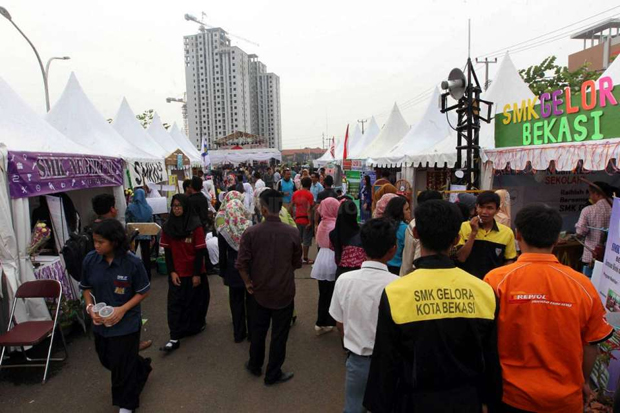 Puluhan Beasiswa Tutup...