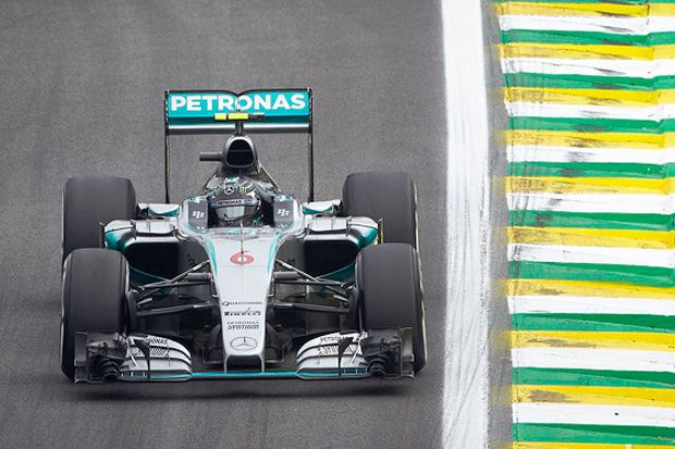 Menang di Brasil, Rosberg...