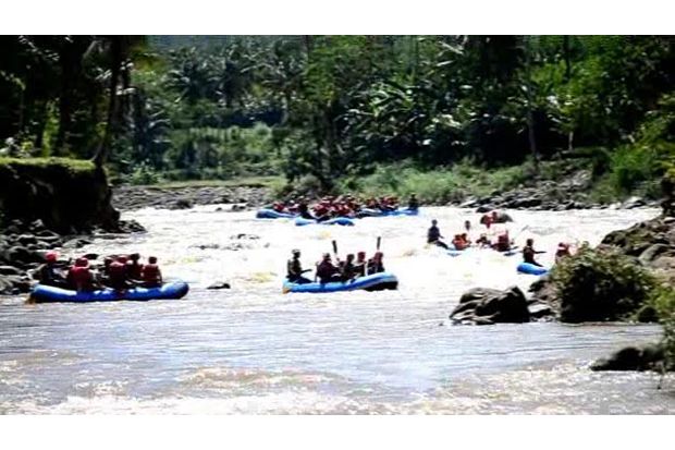 Sensasi Wisata Jeram...