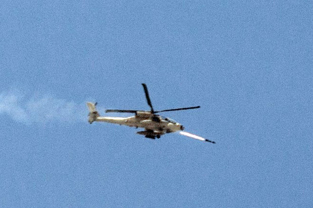 Helikopter Israel Bombardir...