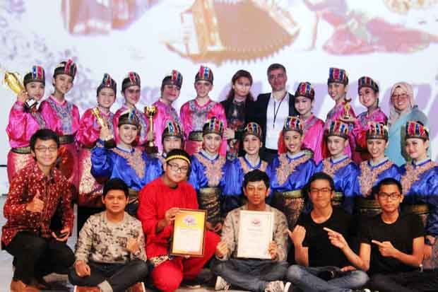 SMA Labschool Sabet...