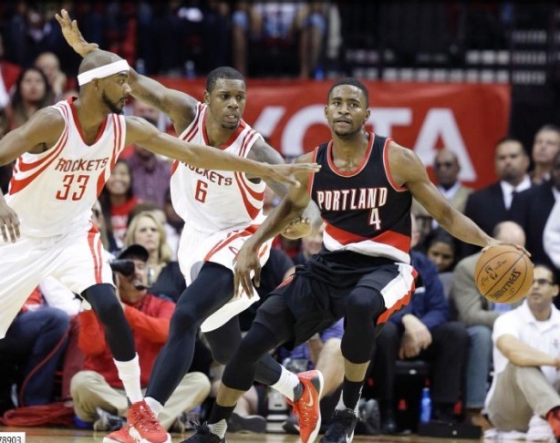 Pecat Pelatih, Rockets...