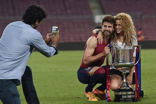 Pasangan Pique-Shakira...