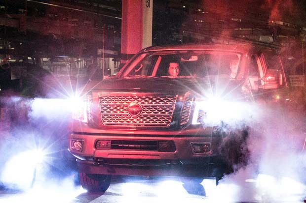 Nissan Titan XD Resmi...