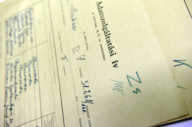 Dokumen Tentang Holocaust...