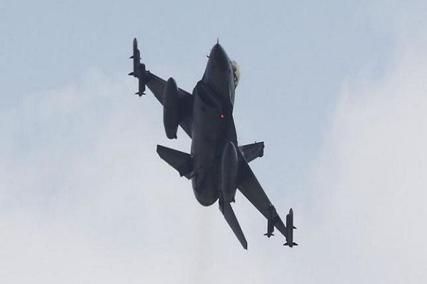 Jet Tempur yang Ditembak...