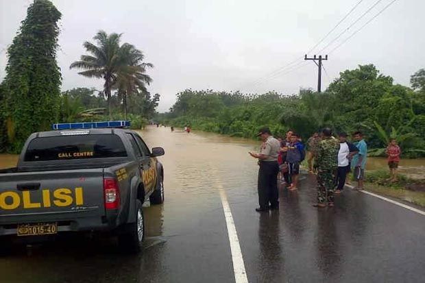 Banjir Sedalam Satu...