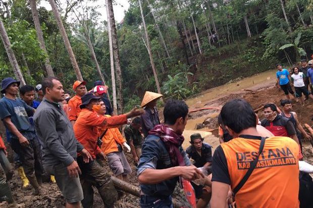 Jenazah Ujang Korban...