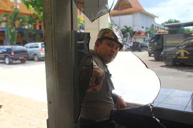Saat Diserang, Keluarga...