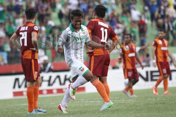 Surabaya United Tak...