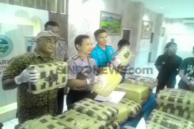 Gerebek Kompleks Cendana,...