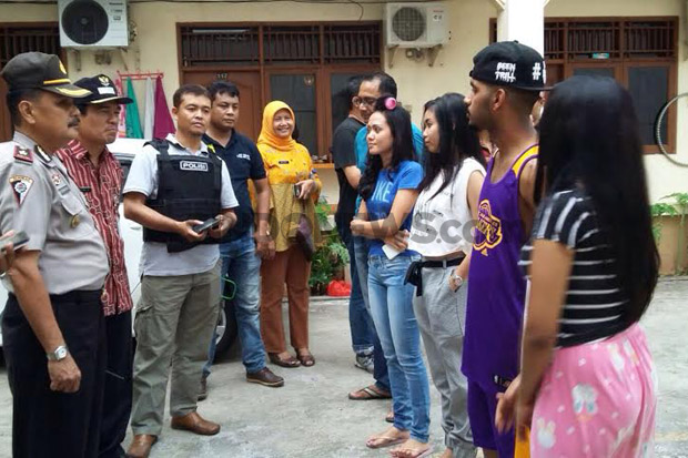 Pasangan Mesum WN Arab...
