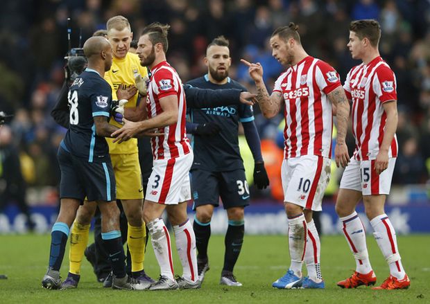 Sepasang Gol Arnautovic...