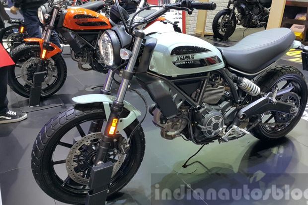 Ducati Scrambler Sixty2...