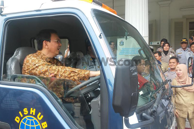 Tambah 32 Mobil Derek...