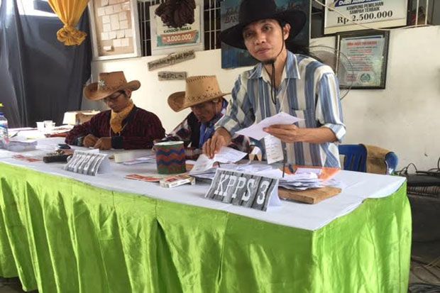 Anggota PPS di TPS Gunungsari...