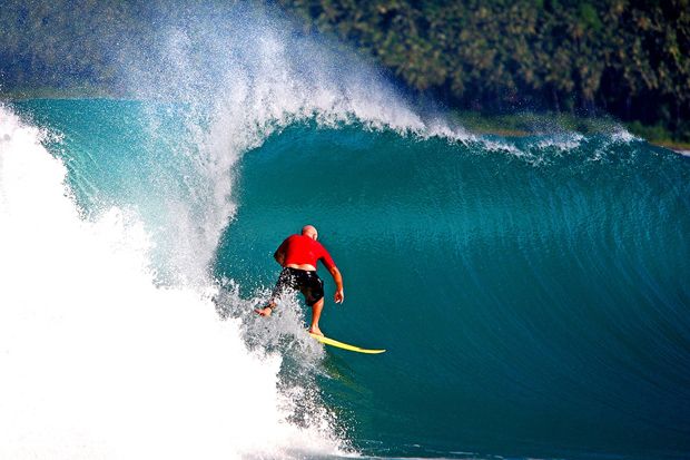 7 Spot Surfing Terbaik...
