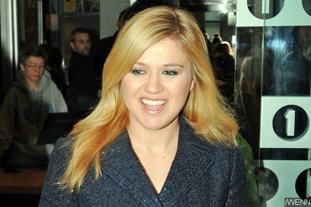 Kelly Clarkson Buat...
