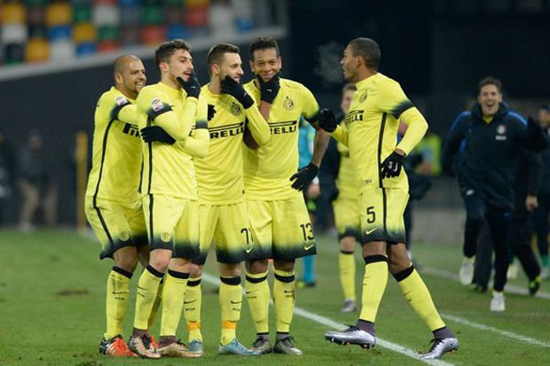 Bantai Udinese, Inter...