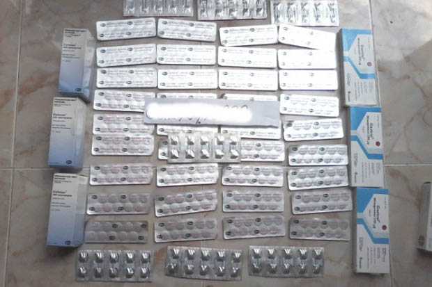 Polisi Ciduk Penjual...